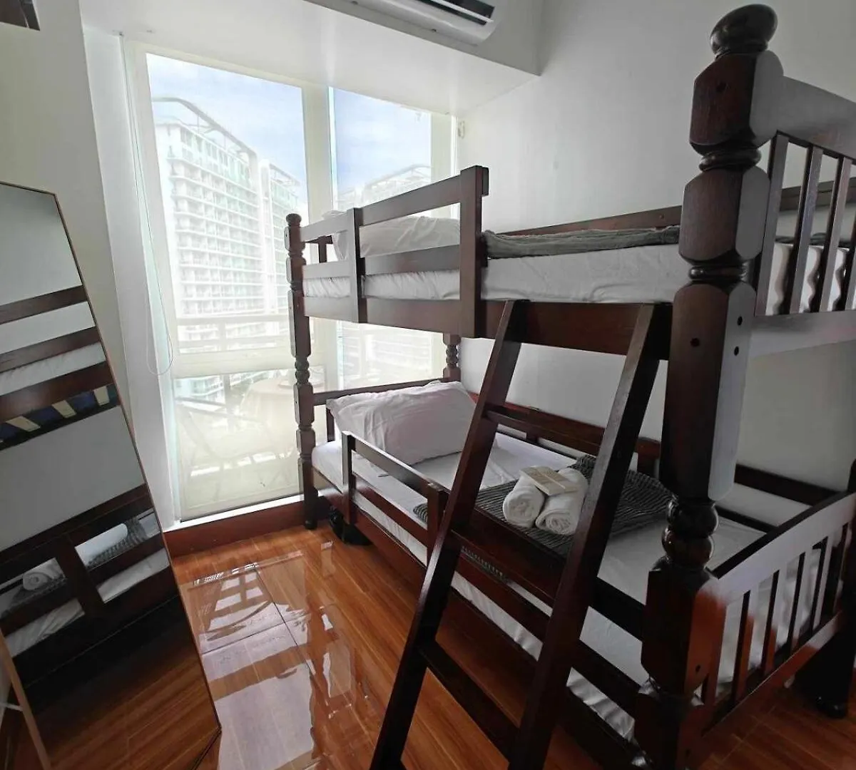Apartment Serenity Escapes By Aj Manila